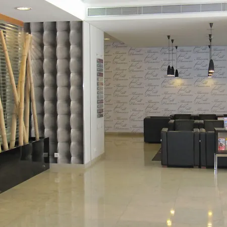 Lutecia Smart Design מלון