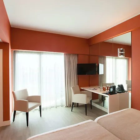 Lutecia Smart Design 4*