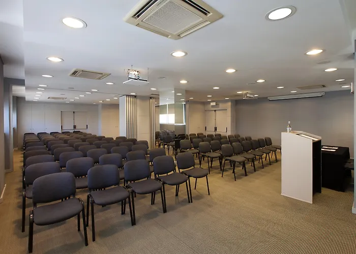 מלון Lutecia Smart Design 4*