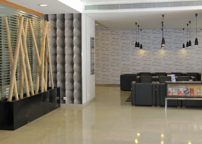 Lutecia Smart Design מלון