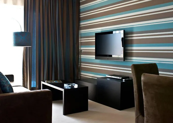 Lutecia Smart Design מלון 4*