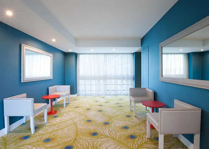 Lutecia Smart Design מלון