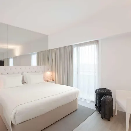 Lutecia Smart Design Hotel 4*