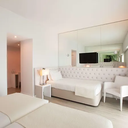 Lutecia Smart Design Szálloda 4*
