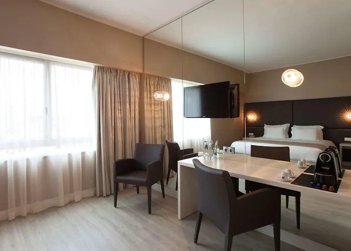 卢特西亚智能设计酒店 4*